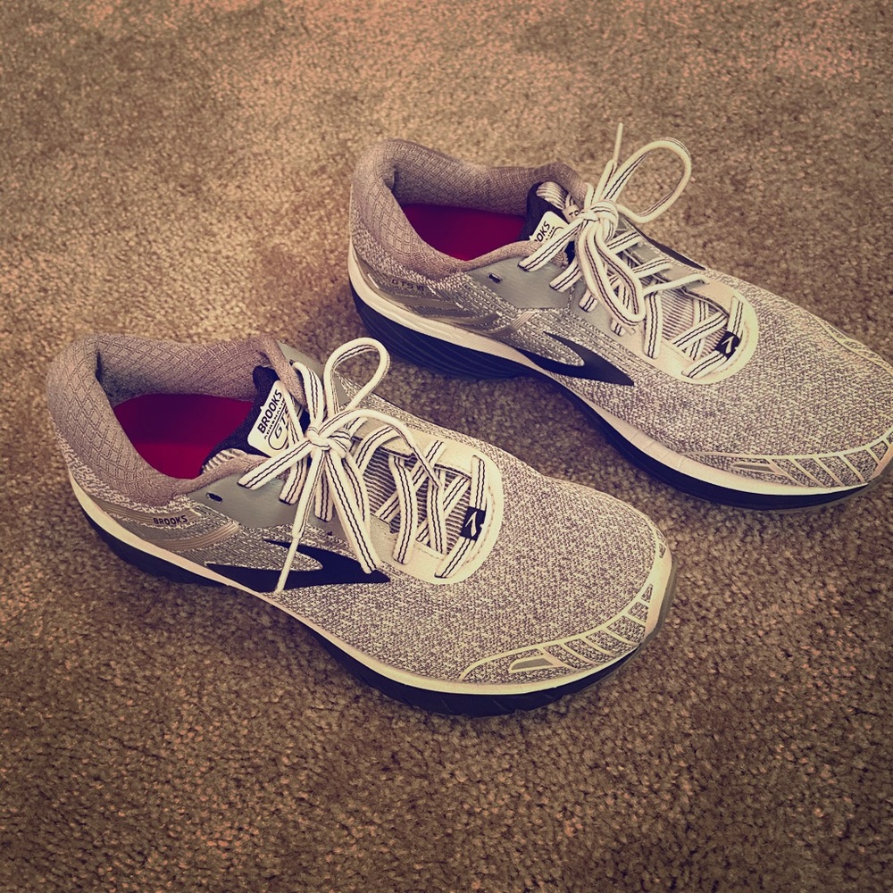 Brooks Adrenaline GTS 18 womens 8.5